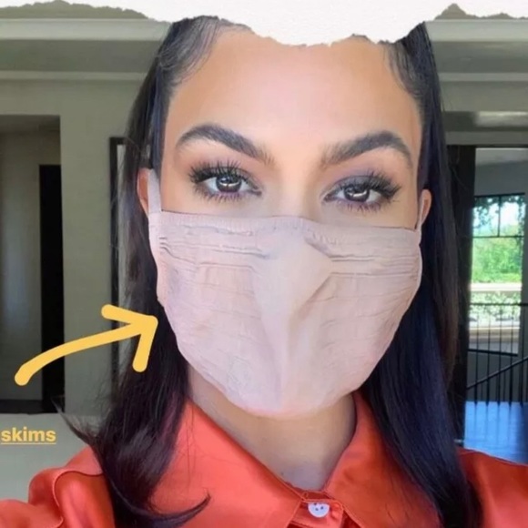 SKIMS SIENNA nude kardashian facemask - Picture 8 of 16